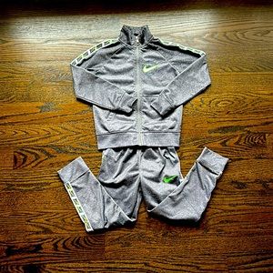 Nike Sport Outfit Set, 2 pc, Gray, size 5